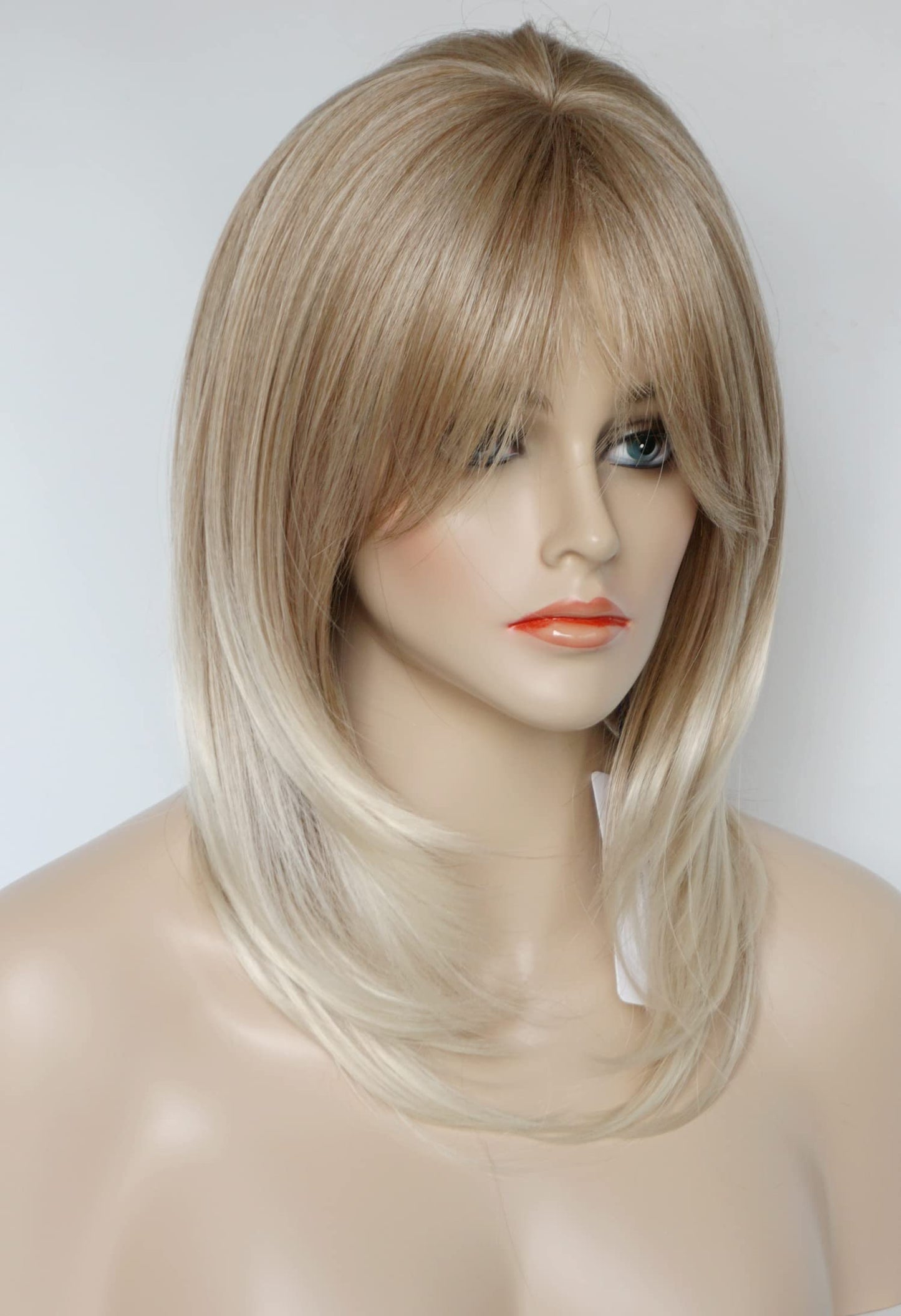 Medium Length Layered Golden Blonde Wigs with dark roots Highlights wigs Layered wig with bangs Synthetic wig Highlight for white Women (Golden blonde)