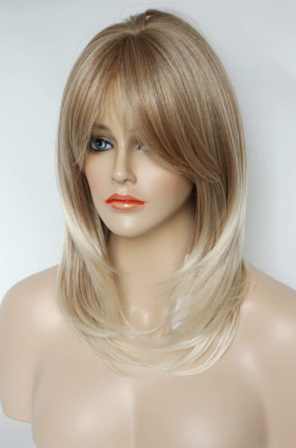 Medium Length Layered Golden Blonde Wigs with dark roots Highlights wigs Layered wig with bangs Synthetic wig Highlight for white Women (Golden blonde)